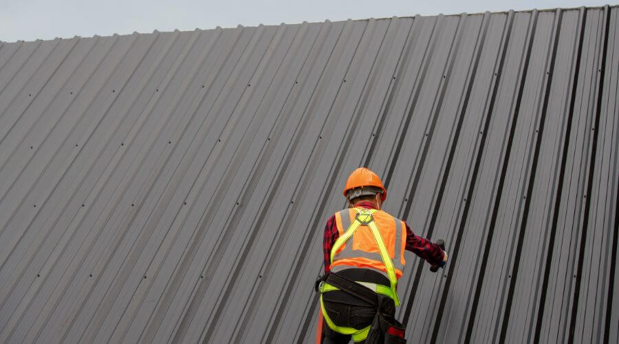 Professional New roof installation in Pickering, MO